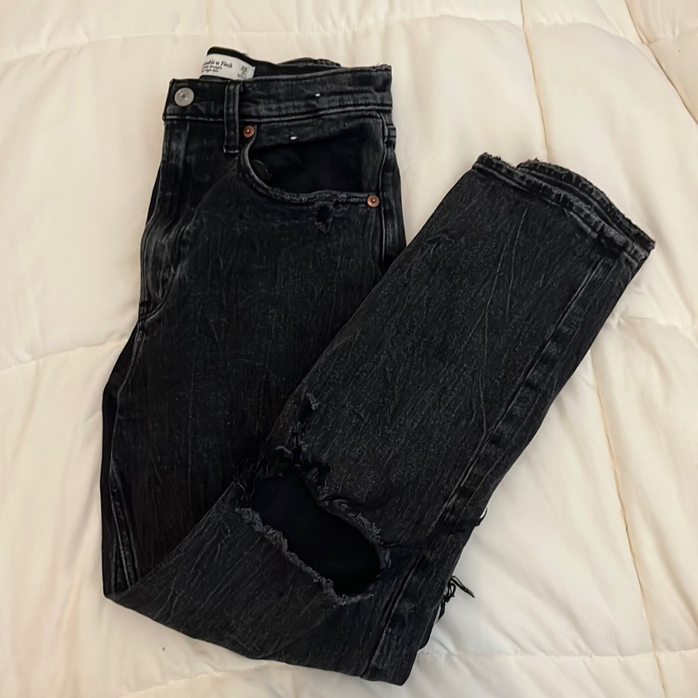 Abercrombie curve love ultra high rise ankle straight black distressed jeans